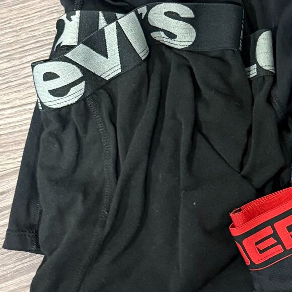 *Reserved* Bundle - Under Armour, Levi's, Plaid (MISC) - Picture 4 of 6